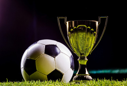 是国足亟需 是国足亟需