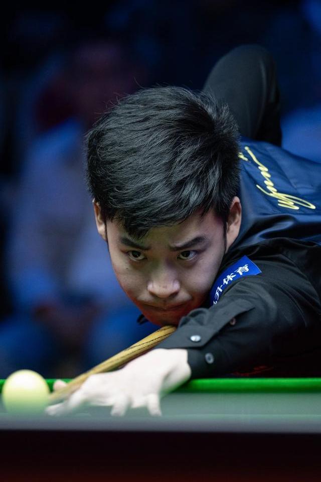 赛场上的不 赛场上的不