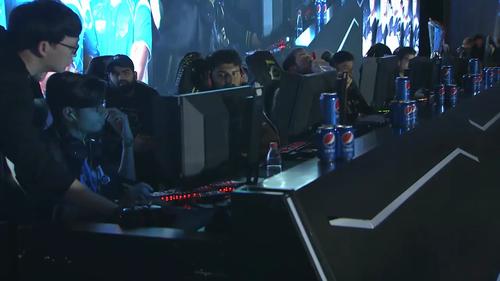 年初版本更 年初版本更