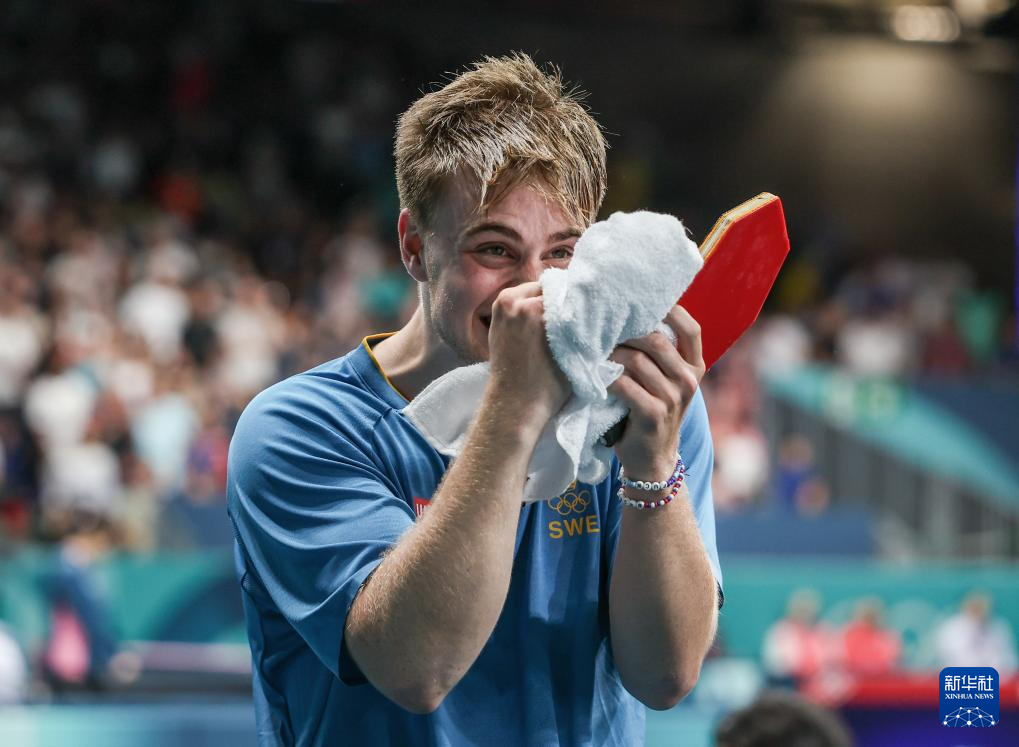 马立军指着 马立军指着