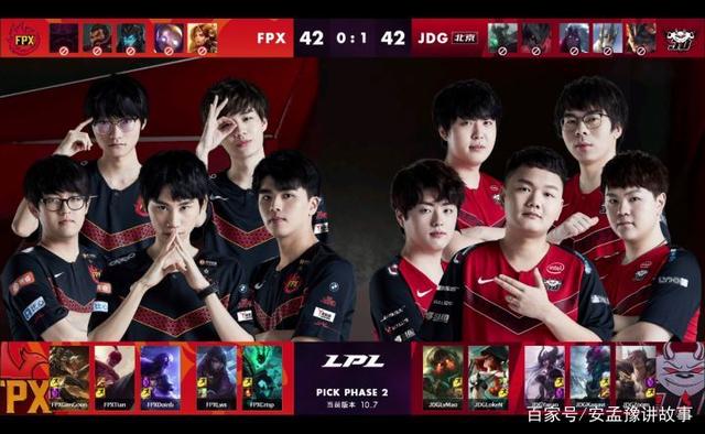 同时用手递 同时用手递